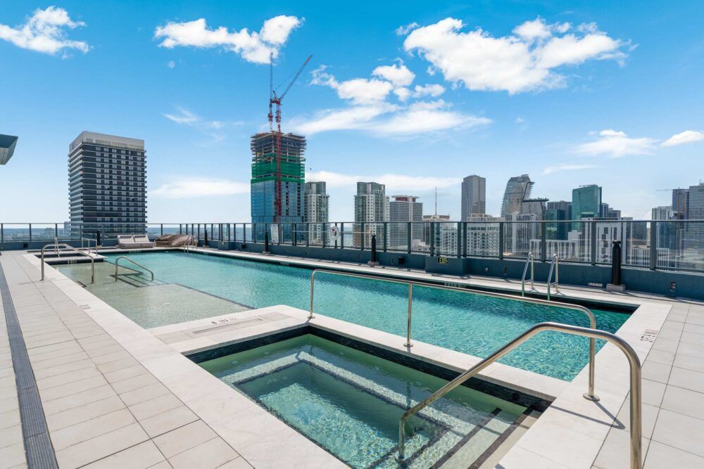 Cielo Studio Downtown Location and City Views Main Image