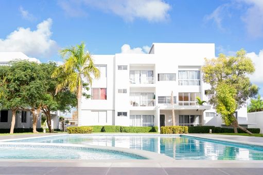 Airbnb pricing in Miami